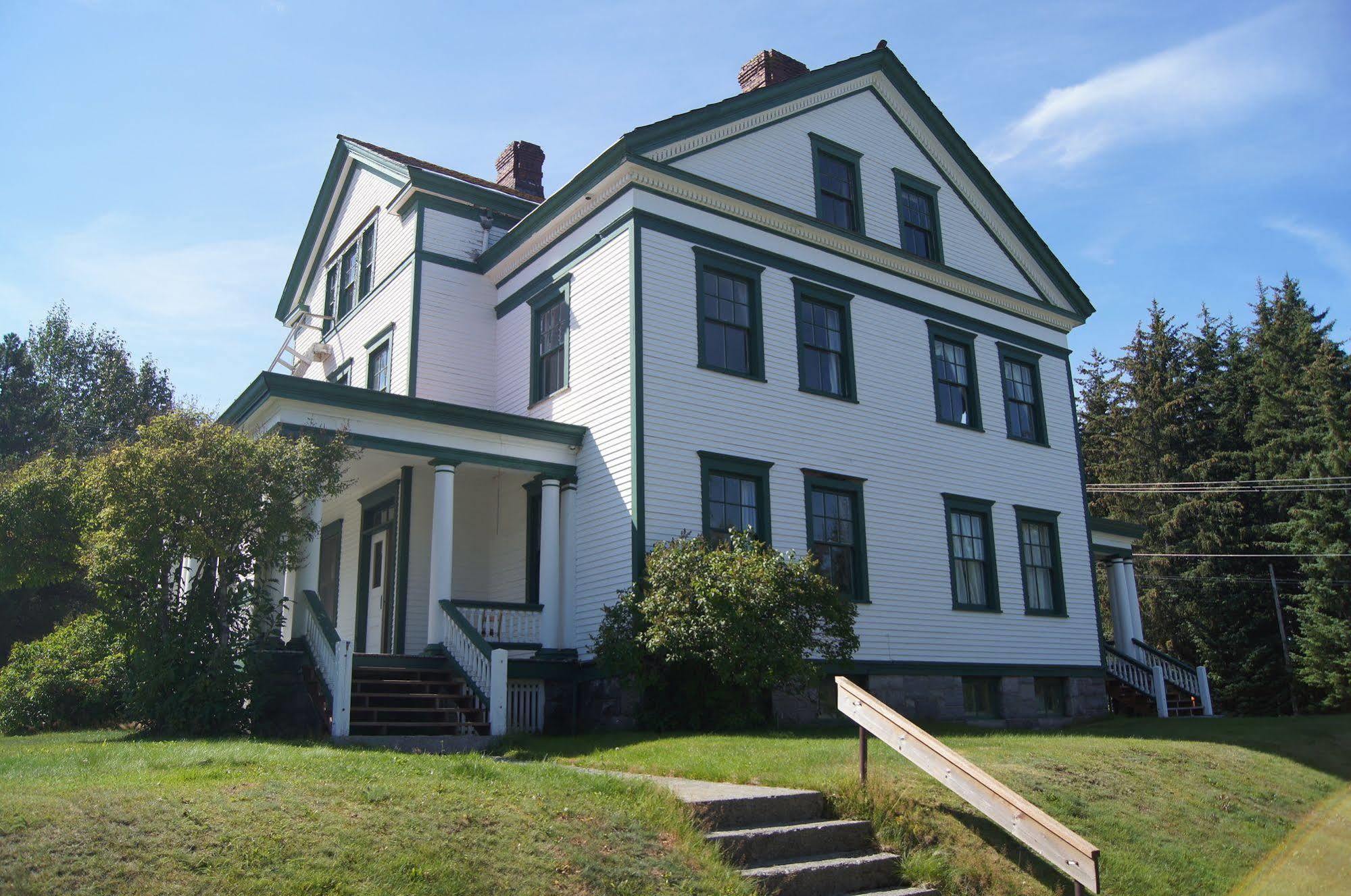 Hotel Halsingland Haines Exterior photo